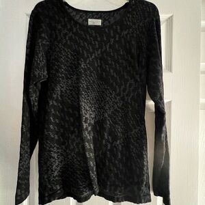 Athleta stretchy base layer long sleeve shirt